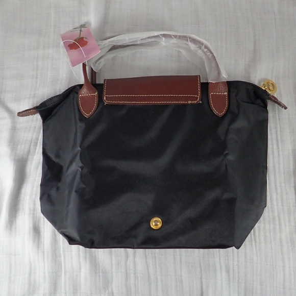 โSOLDโ Small Zippered Black Bag - New - Picture 3 of 5